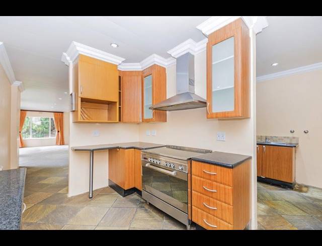 4 BEDROOM HOUSE FOR SALE IN OLIVEDALE
